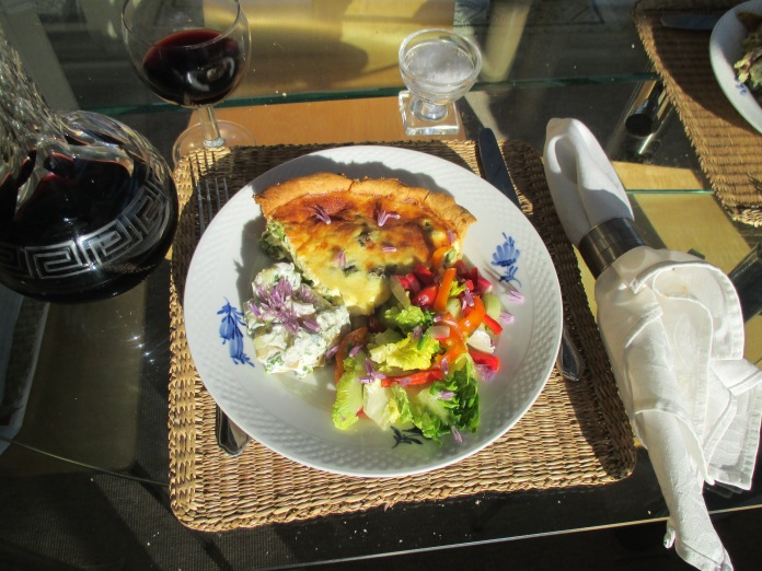 2015_0526reading0001 wonderful asparagus quiche with salad potatoes prepared with wild garlic leaves garnished with chive flowers